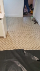Vinyl floor containing asbestos